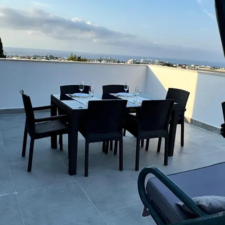 2 Bedrooms Sea View Apartmán Karavas (Northern Cyprus)